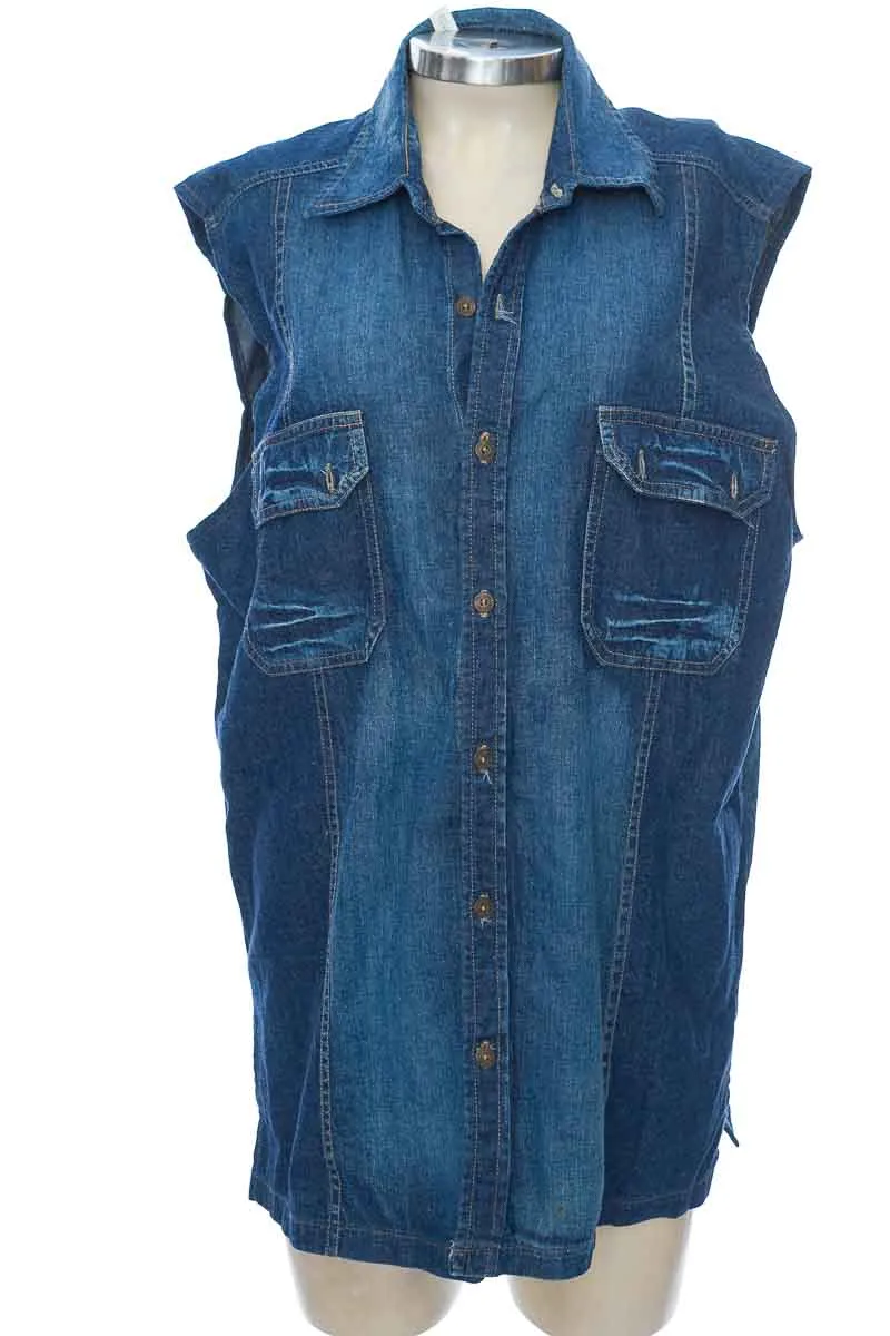 BLUSA COLOR AZUL  CLOSEANDO