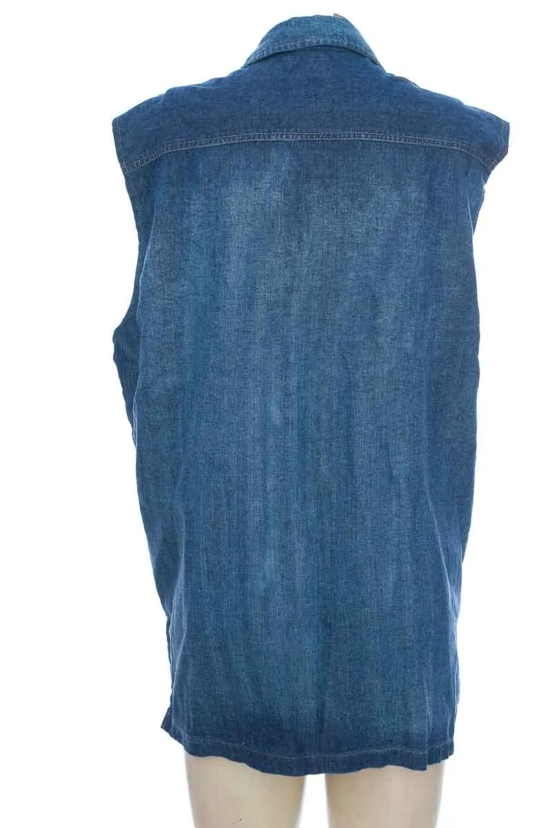 BLUSA COLOR AZUL  CLOSEANDO
