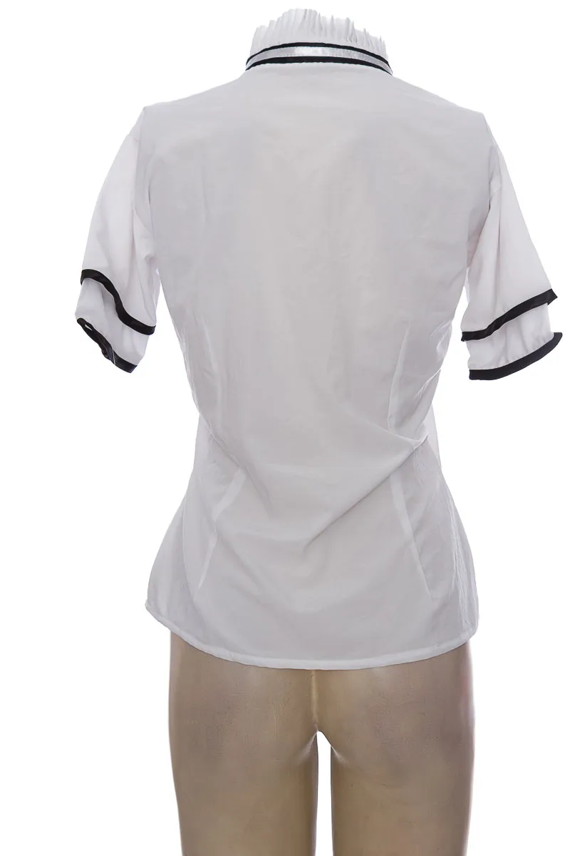 BLUSA COLOR BLANCO  CLOSEANDO