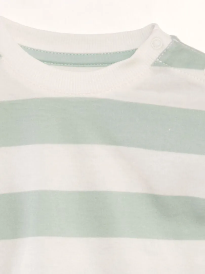 CAMISETA A RAYAS CON AUTOMáTICOS EN EL CUELLO  BLANCO