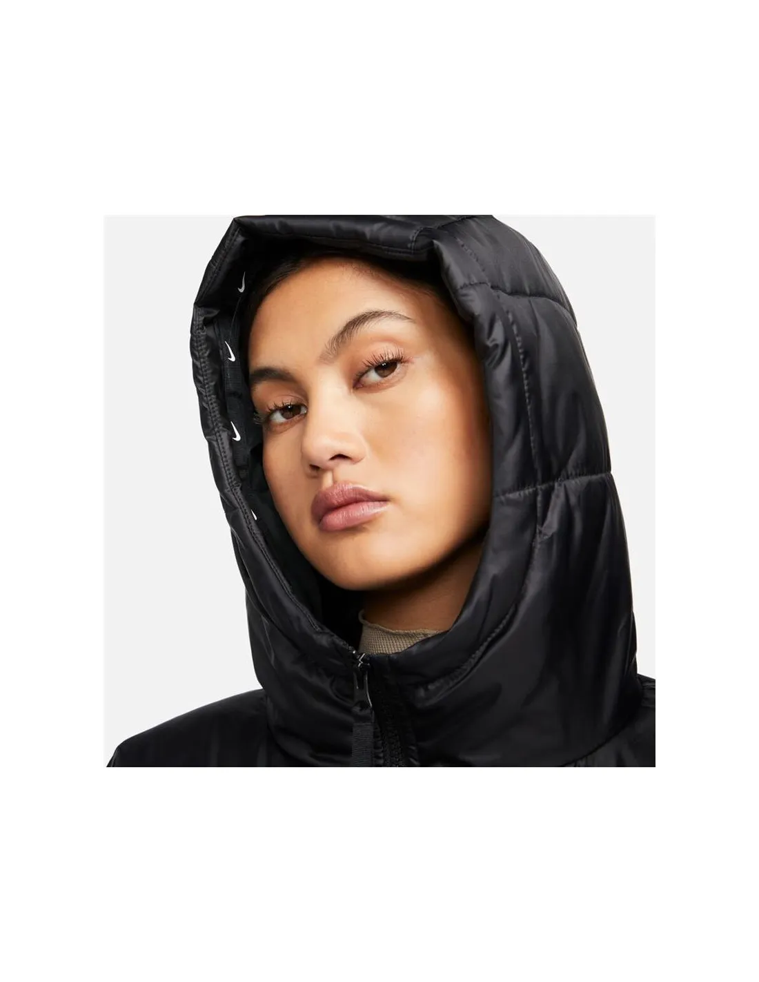 CHAQUETA NIKE SPORTSWEAR THERMAFIT REPE NEGRO MUJER
