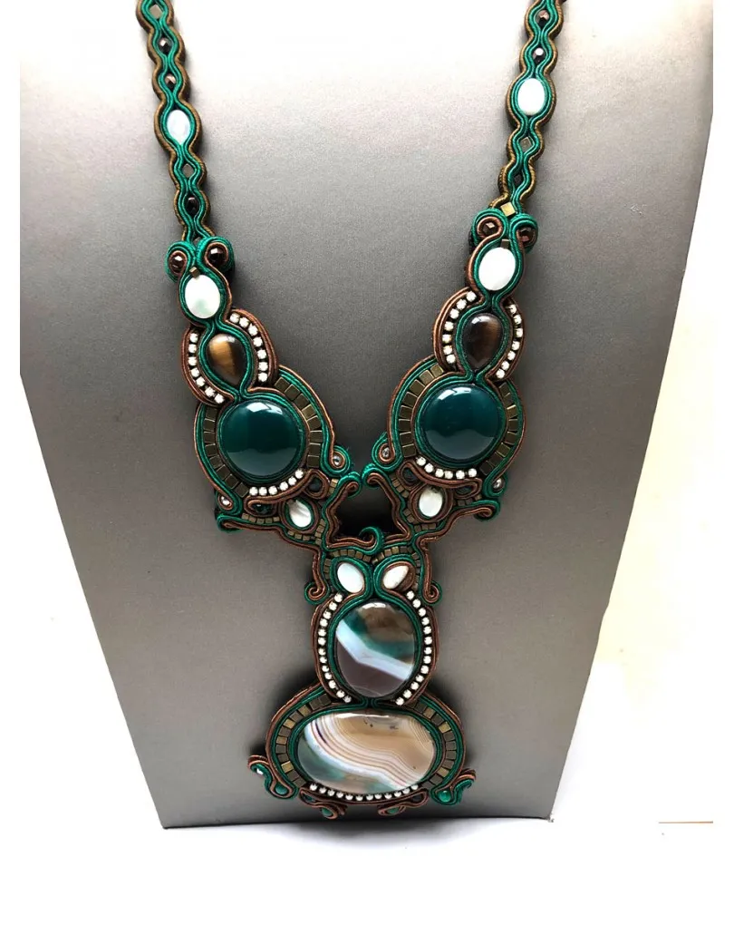 COLLAR LARGO MUJER SOUTACHE VERDE