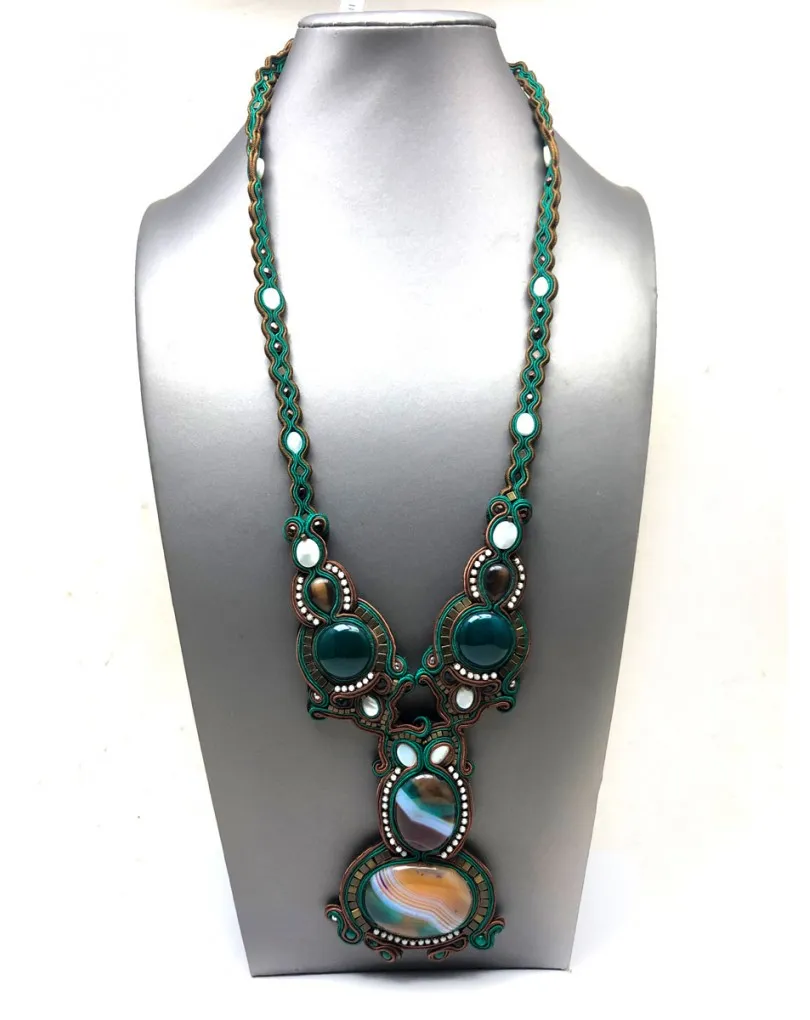 COLLAR LARGO MUJER SOUTACHE VERDE
