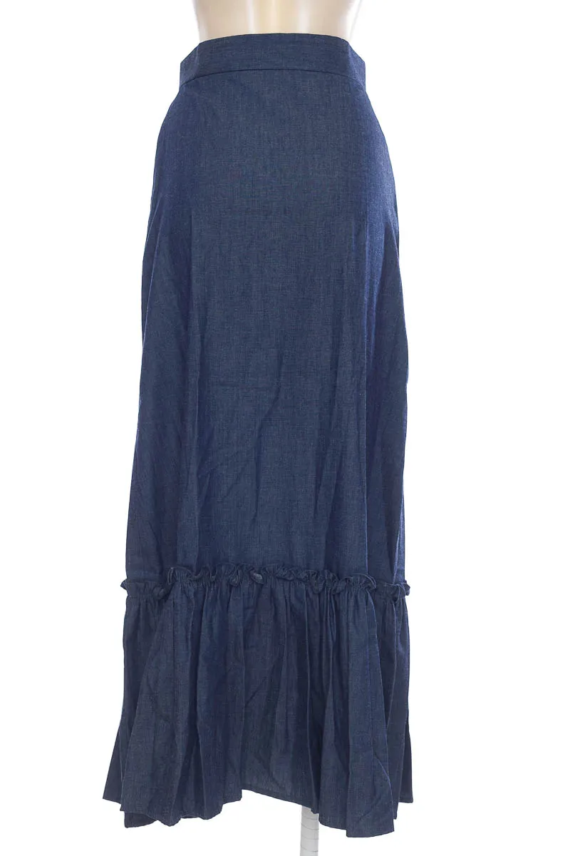 FALDA COLOR AZUL  CLOSEANDO