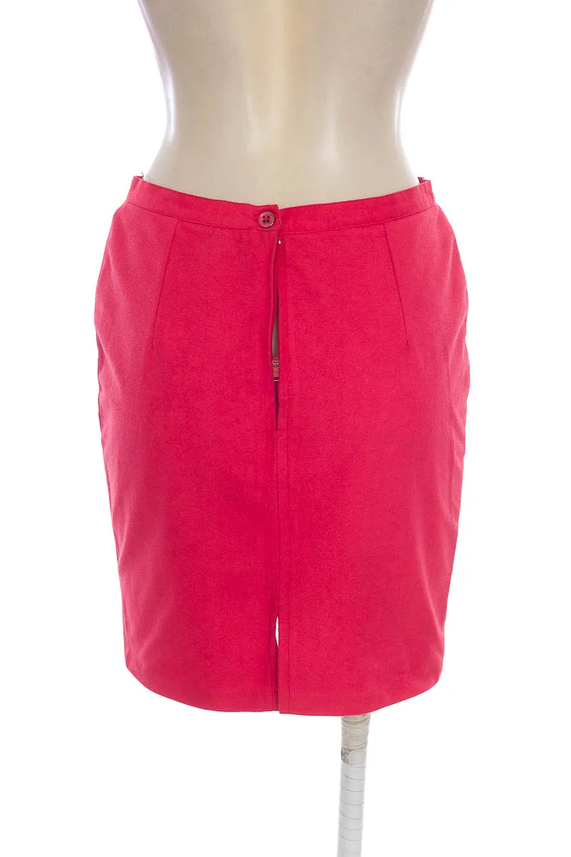 FALDA COLOR FUCSIA  CLOSEANDO