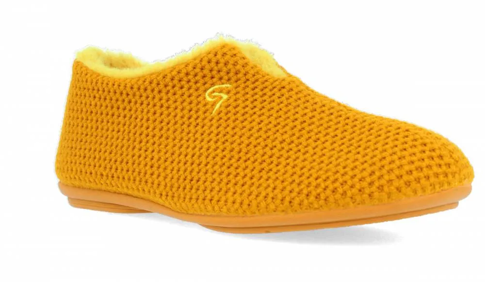 GARZóN  ZAPATILLA DE CASA CERRADA ETNA AMARILLO