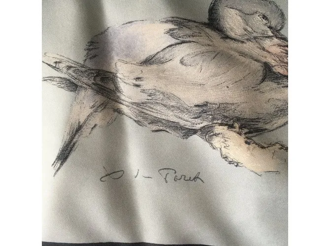 Hermès Pañuelo de seda les touterelles Xavier de Poret. Beige 
