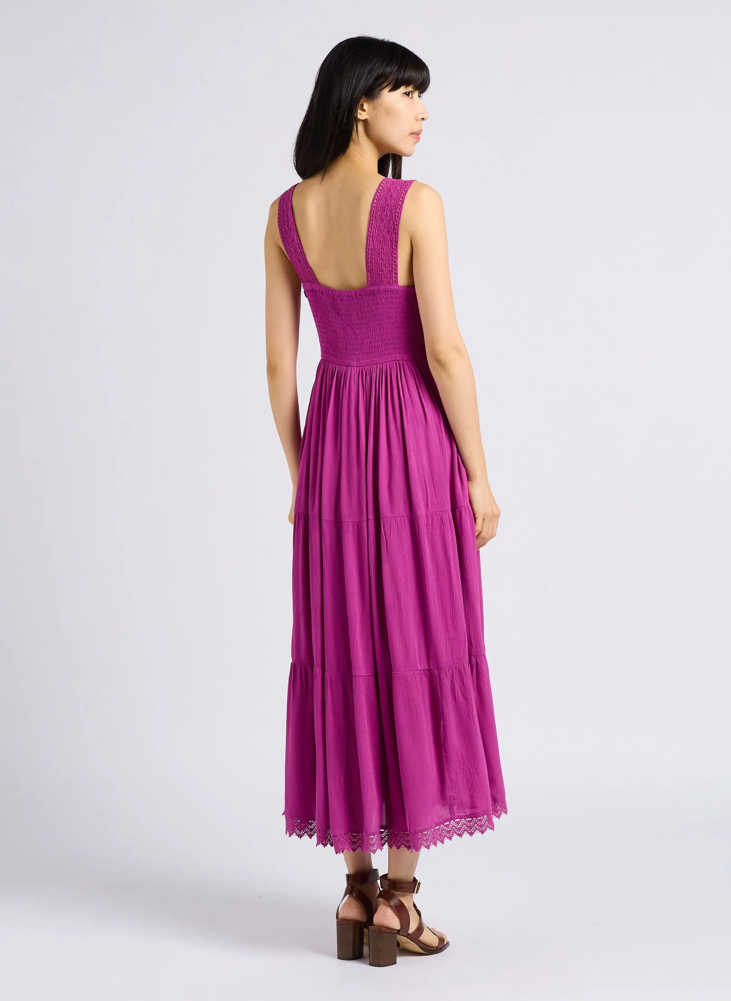 MAISON 123 ARMELLE  VESTIDO LARGO EVASé CON CUELLO DE PICO EN VIOLETA
