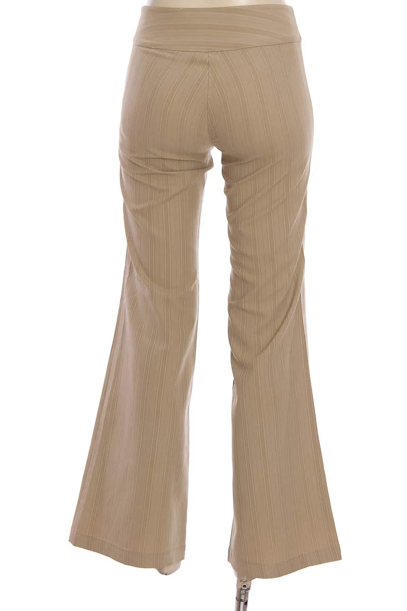 PANTALóN COLOR BEIGE  CLOSEANDO