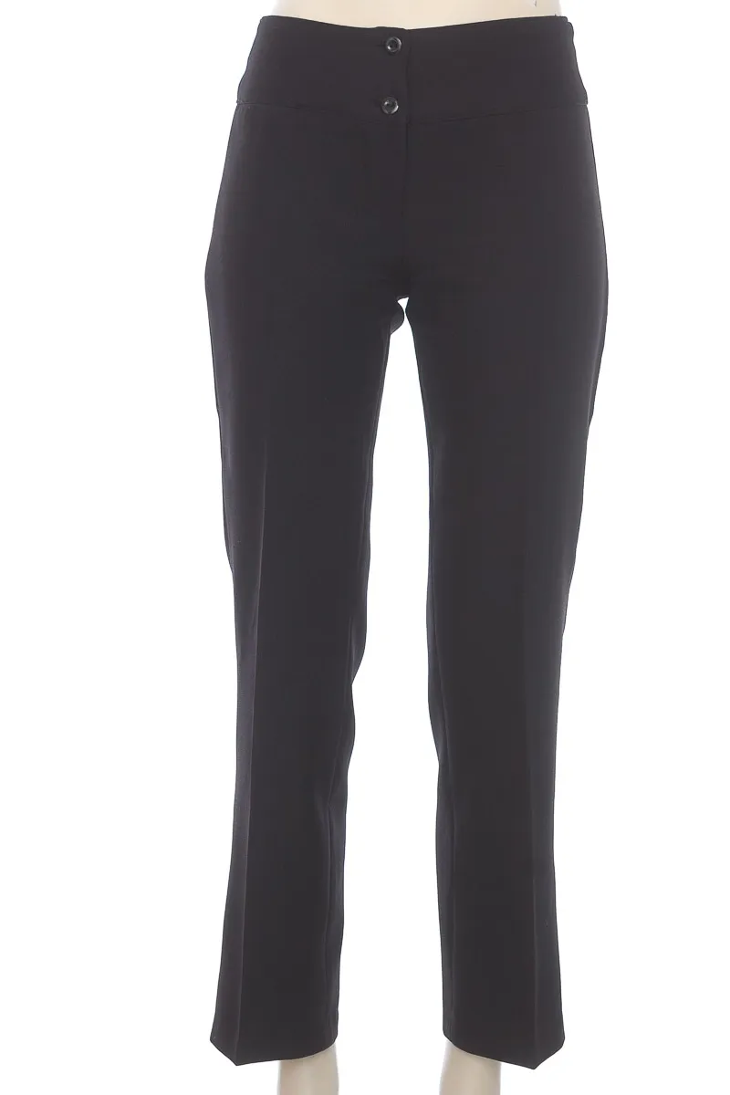 PANTALóN COLOR NEGRO  CLOSEANDO
