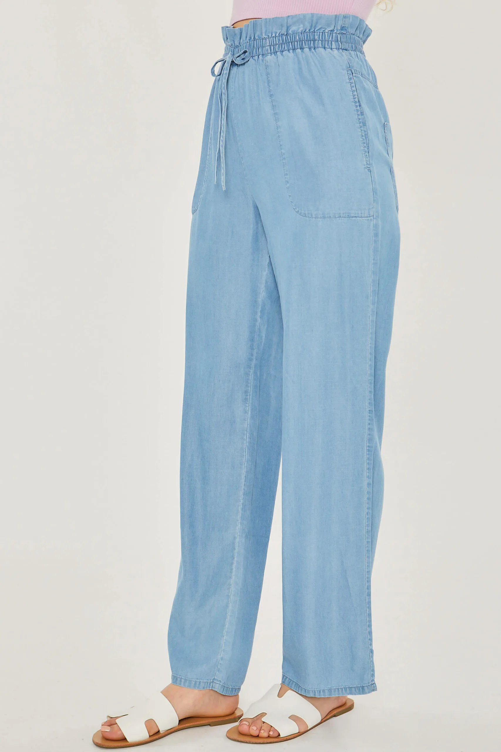 Pantalón con elástico en la cintura y 4 bolsillos