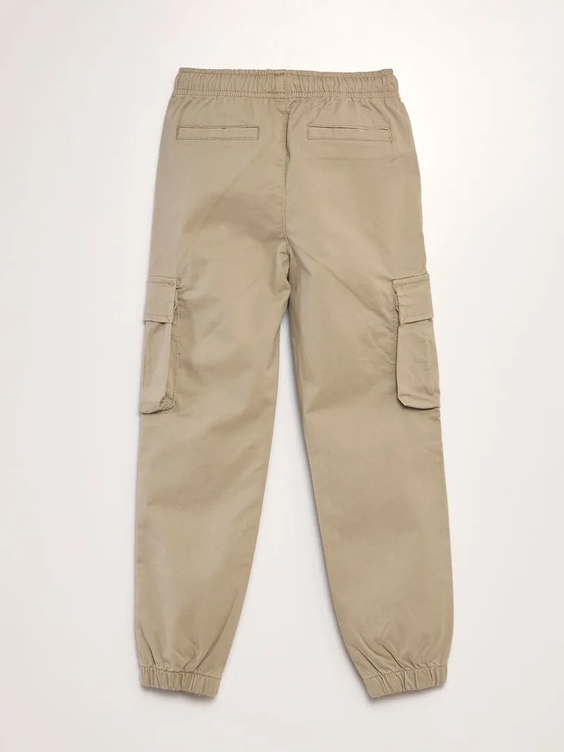 PANTALóN CON MúLTIPLES BOLSILLOS  BEIGE