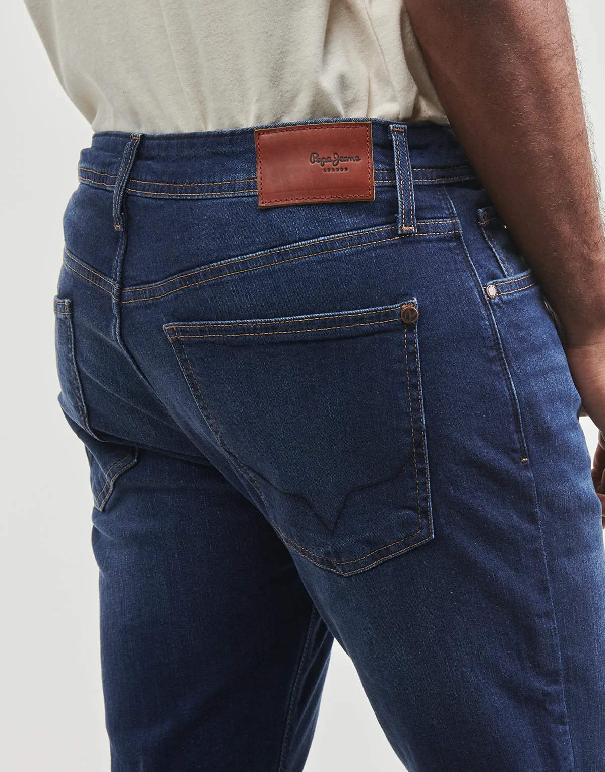 TAPERED JEANS