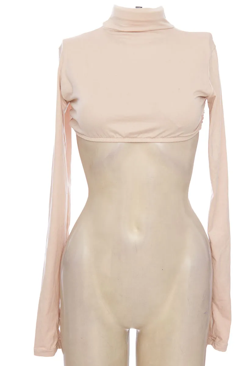 TOP / CAMISETA COLOR BEIGE  CLOSEANDO