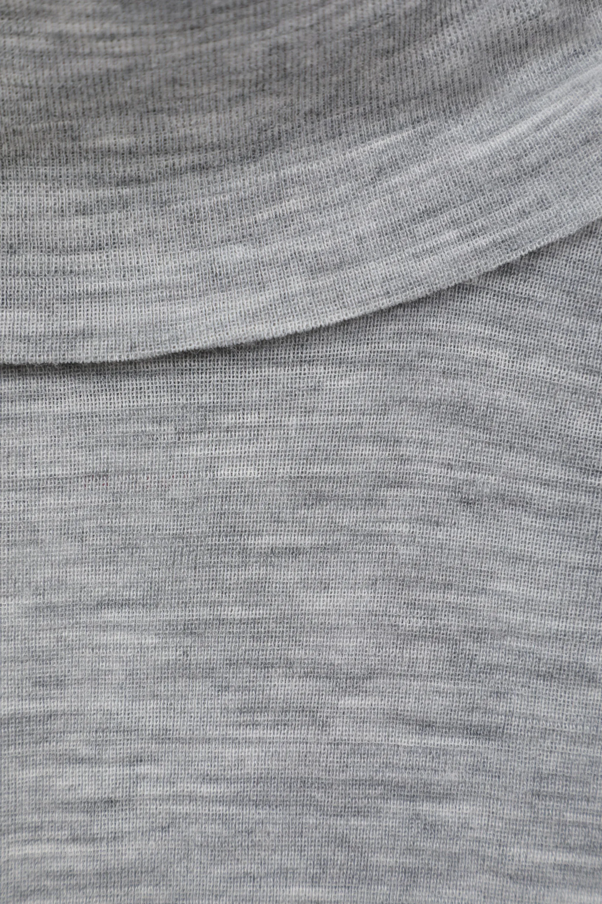 Top de merino con cuello vuelto para mujer