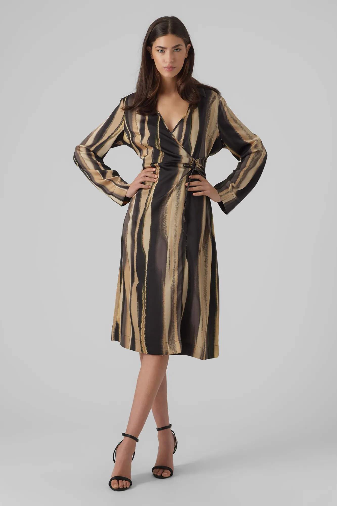Vero Moda Vestido midi cruzado