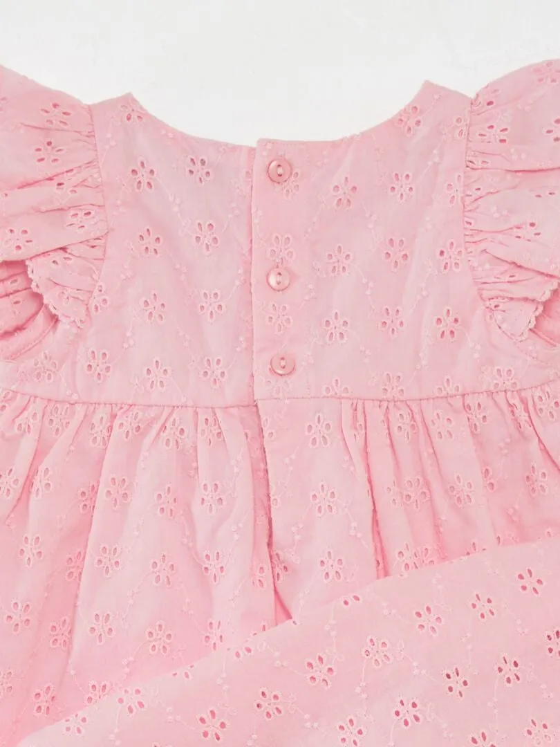VESTIDO CON BORDADO INGLéS Y VOLANTE  ROSA