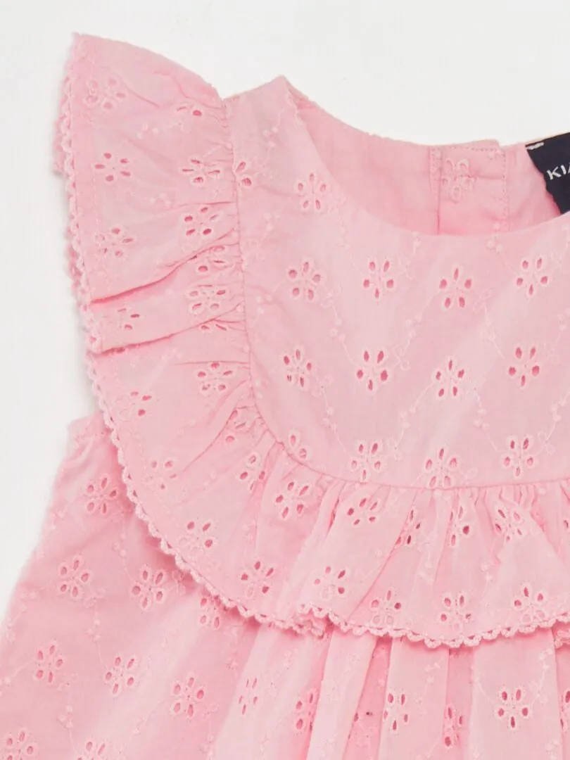 VESTIDO CON BORDADO INGLéS Y VOLANTE  ROSA