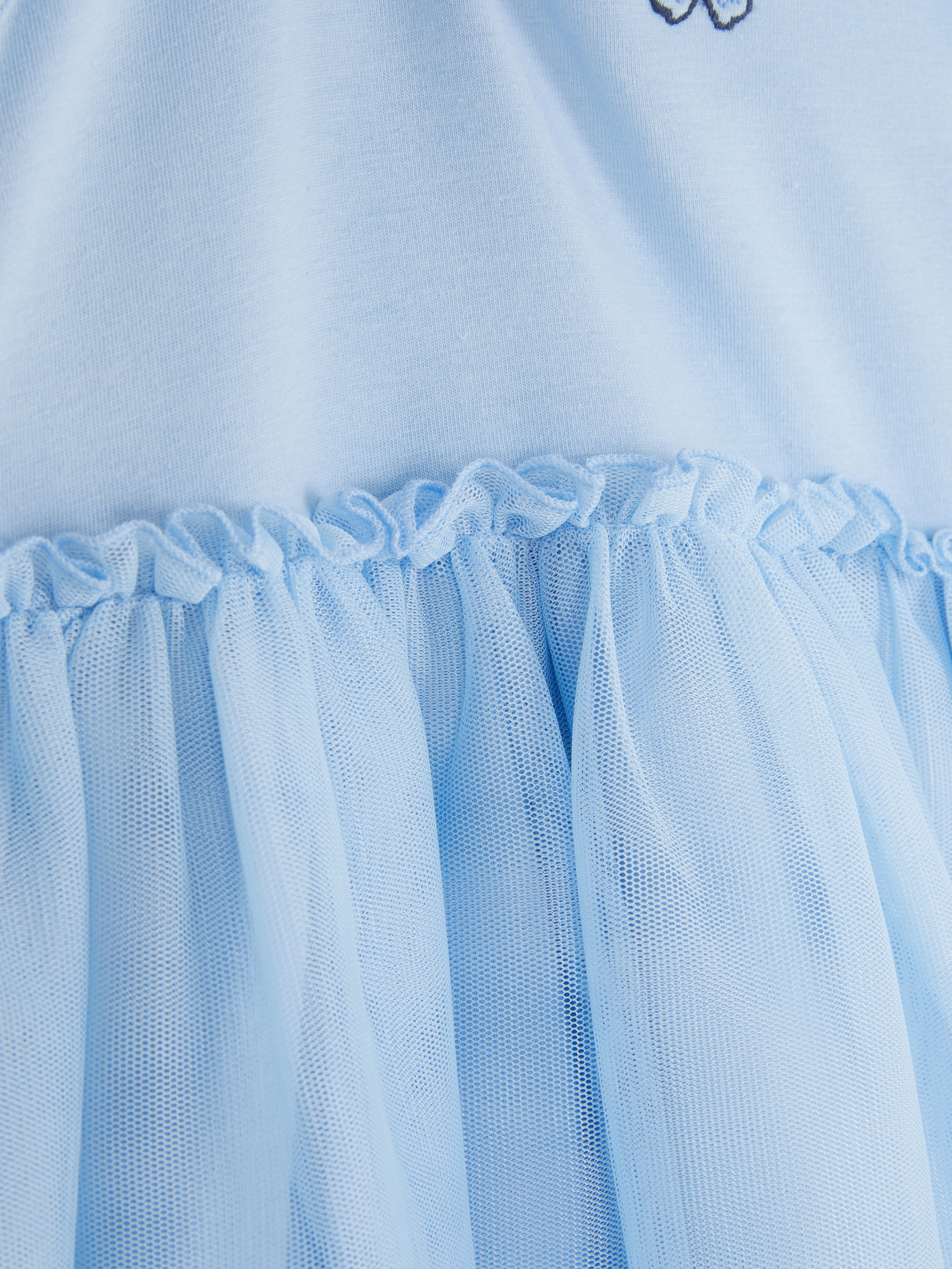 Vestido con tutú y mariposa
