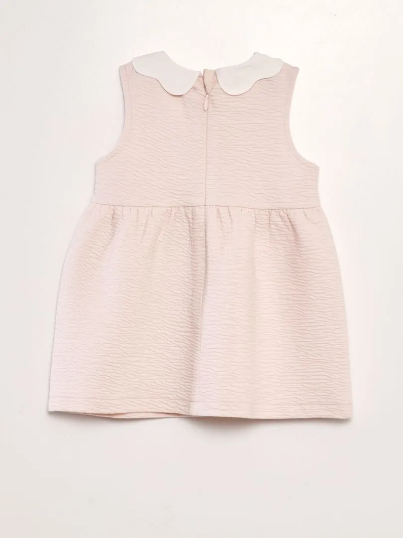 VESTIDO DE PUNTO ARRUGADO CON CUELLO BABERO  ROSA