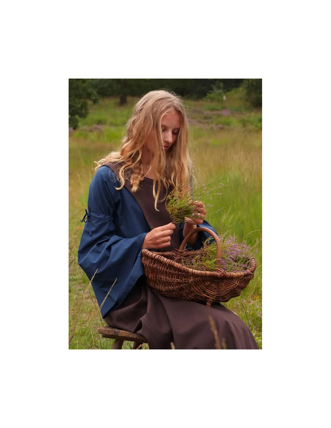Vestido medieval Andra, marrón oscuro