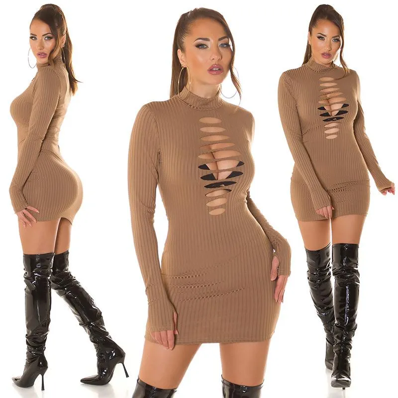 Vestido mini ajustado con aberturas