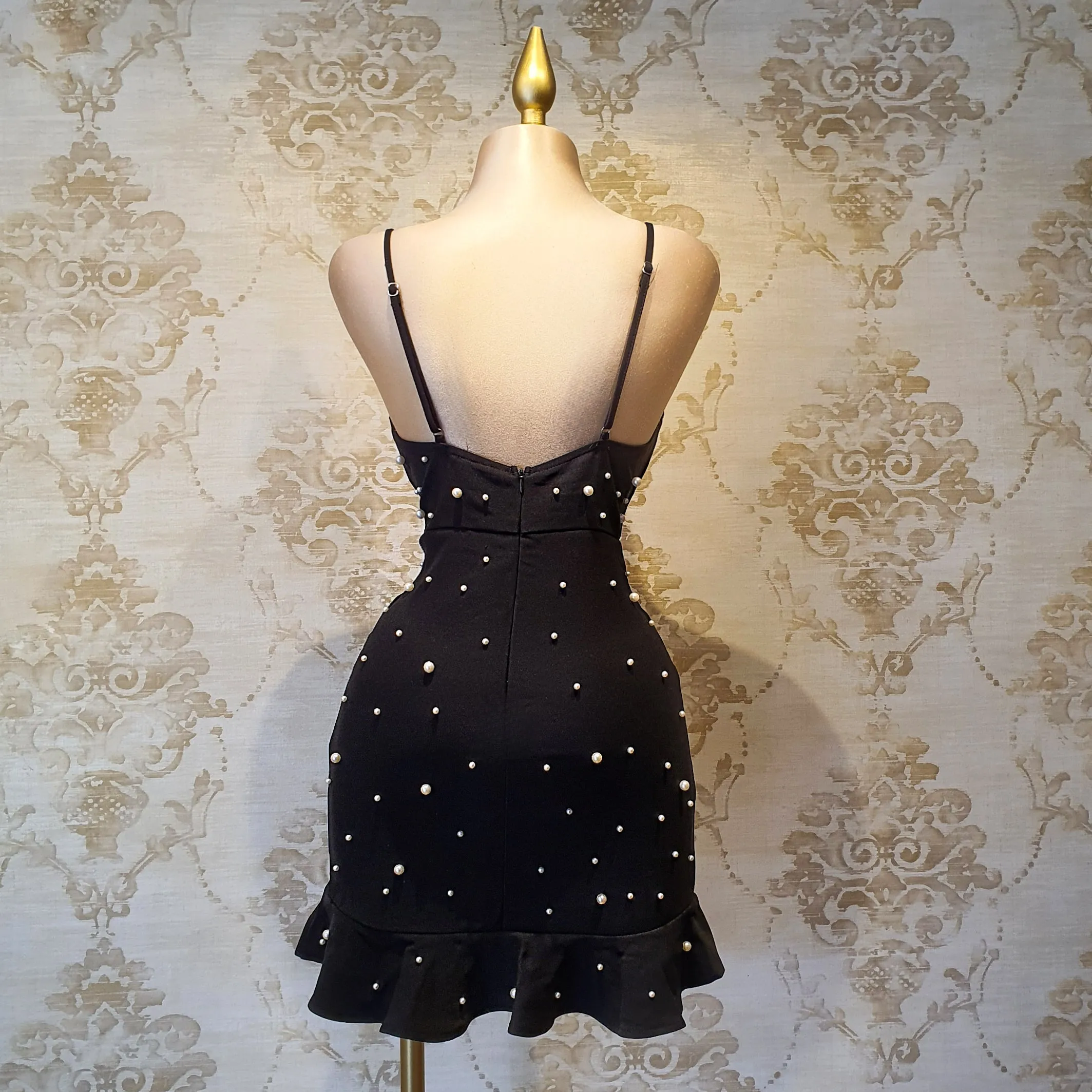 Vestido Negro Corto Tirantes Con Perlas