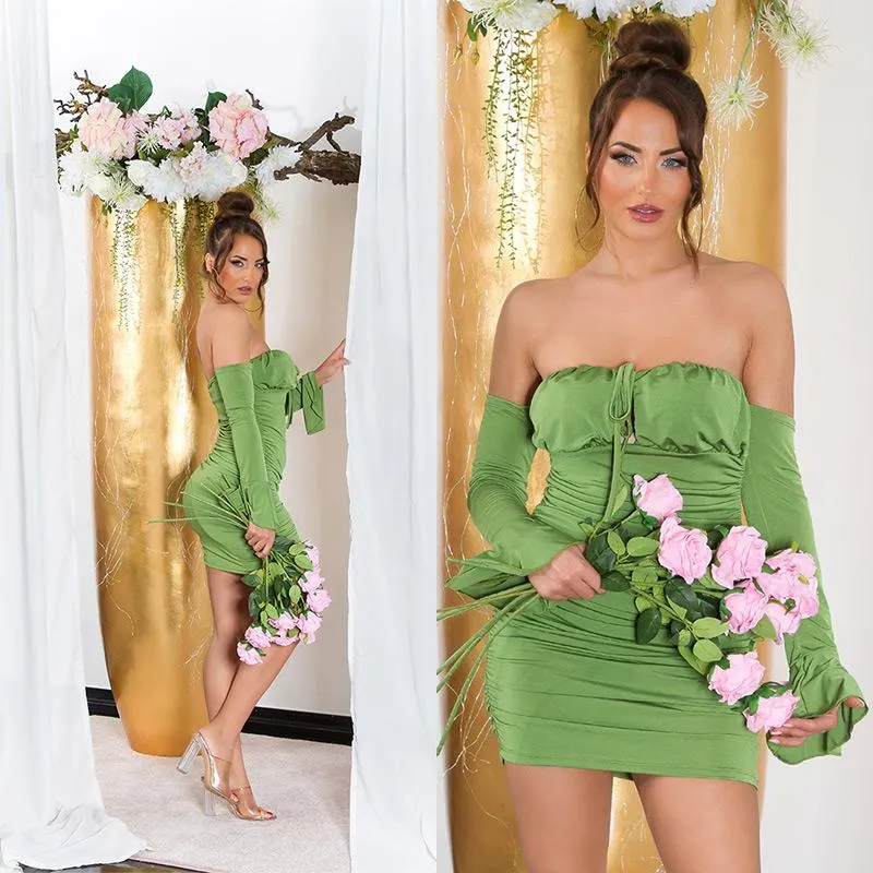 Vestido verde Bandeau con copas 