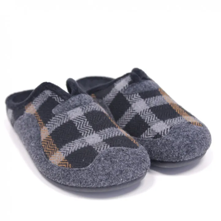Zapatillas casa grises oscuras a cuadros